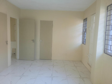 4 Bedroom Townhouse For Sale  Beverleydale, Kgn 19