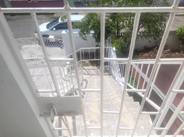 4 Bedroom Townhouse For Sale  Beverleydale, Kgn 19