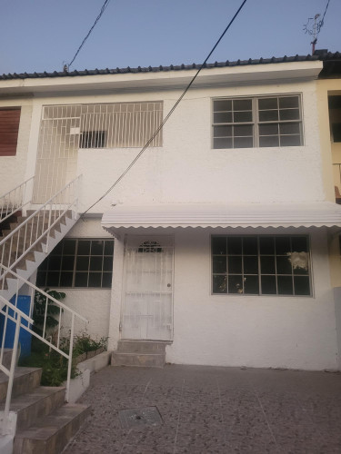 4 Bedroom Townhouse For Sale  Beverleydale, Kgn 19