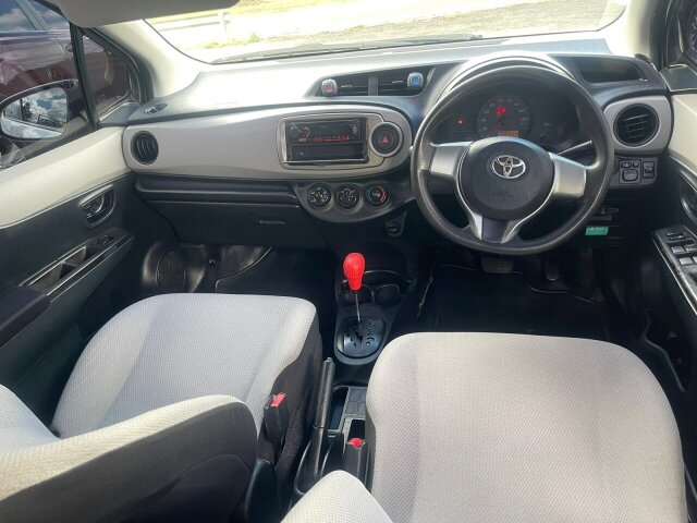 2011 TOYOTA VITZ