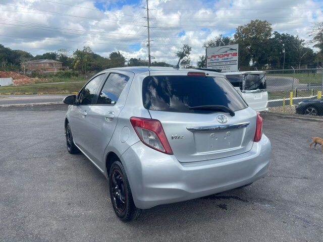 2011 TOYOTA VITZ