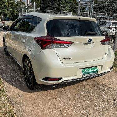 2017 Toyota Auris