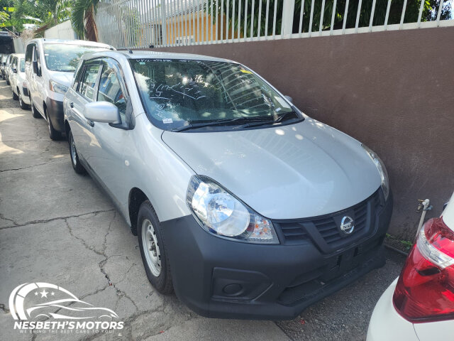 2019 NISSAN AD WAGON SILVER AND WHITE