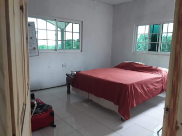 2 Bedroom House For Sale St. Elizabeth, Southfield