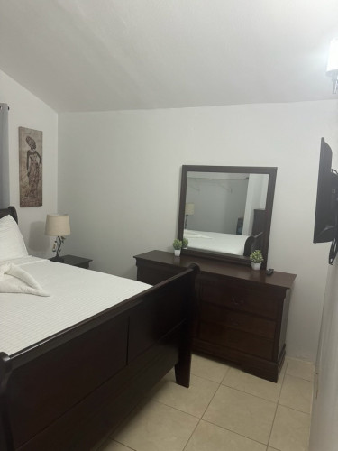 2 Bedroom/ 1 Bathroom Fully Furnished / Unit A