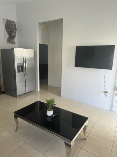 2 Bedroom/ 1 Bathroom Fully Furnished / Unit A