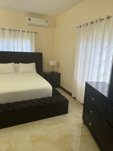 1 Bedroom/1 Bathroom Fully Furnished/ Unit B