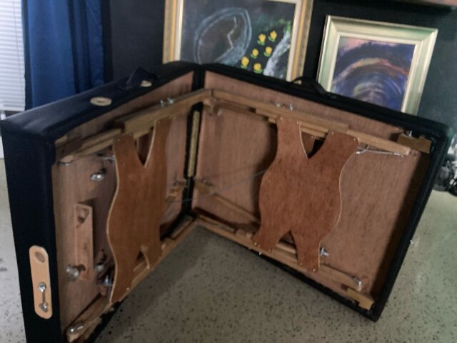 Massage Bed (Portable & Heavy-duty)