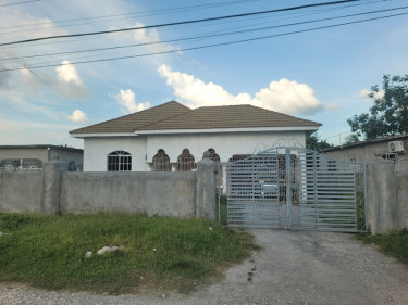 6 Bedrooms 4 Bathrooms