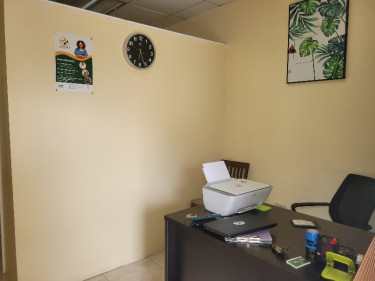 Office/Shop Space 300 Sqft