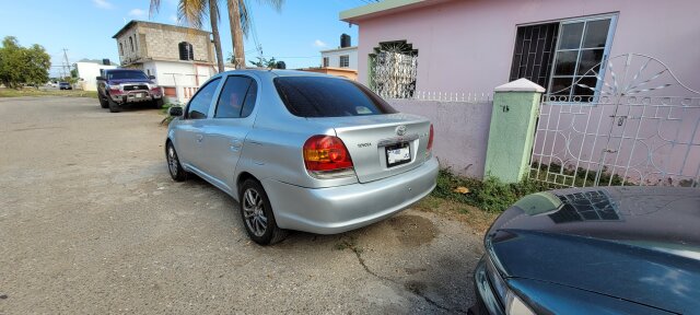 2003 Toyota Platz