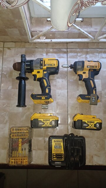 **Used** DEWALT XR 2-Tool Combo Set W/ Hard Case