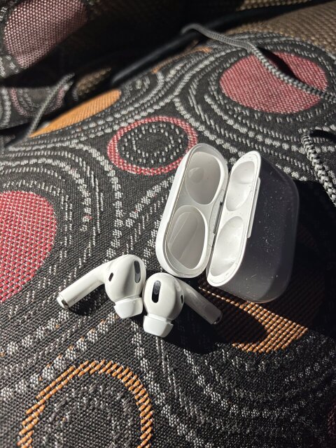 APPLE AIRPODS 14000 NEG