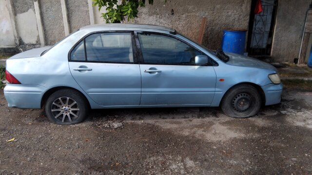 2000 Mitsubishi Cedia