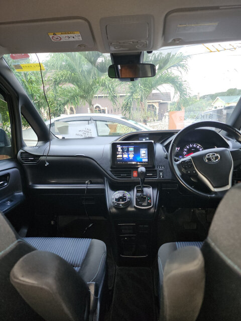 2016 Toyota Voxy