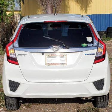 2015 Honda Fit Hybrid 