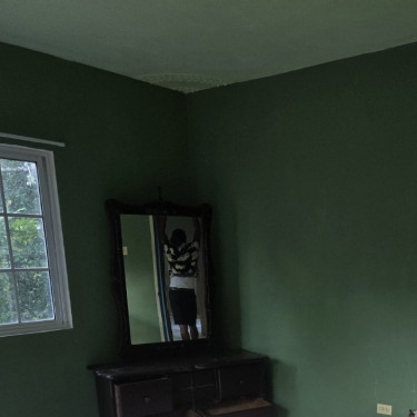 2 Bedroom House For Rent. Private Yard Space 