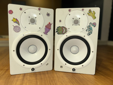 Yahama HS8 Studio Monitors