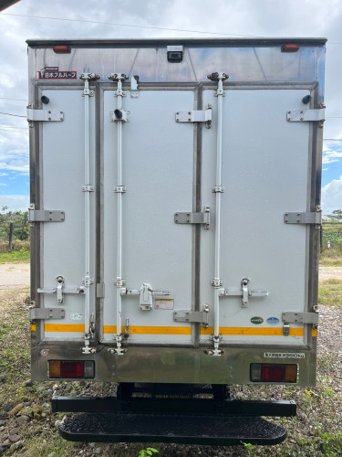 2014 Isuzu Elf