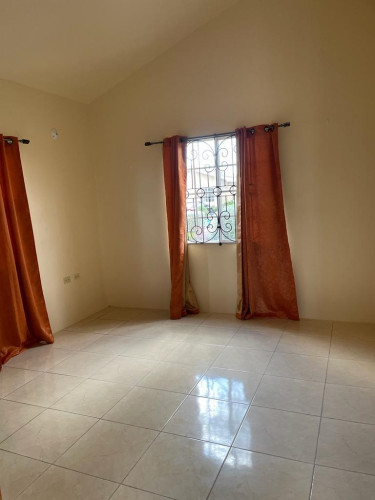 2 Bedrooms 1 Bathroom Rental