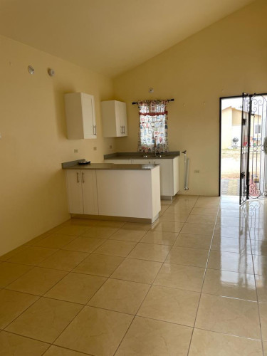 2 Bedrooms 1 Bathroom Rental