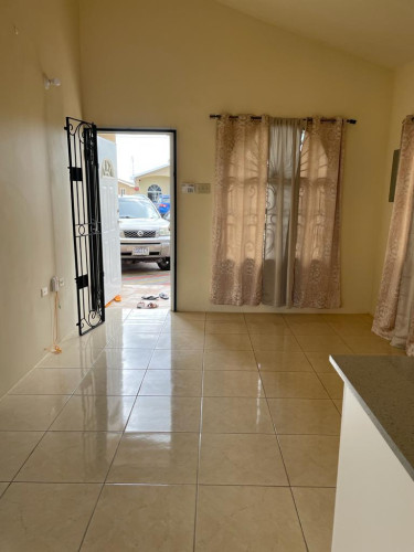 2 Bedrooms 1 Bathroom Rental