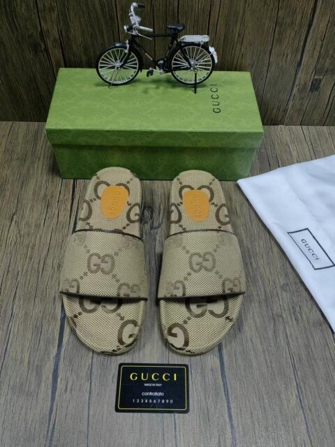 Gucci GG Slides