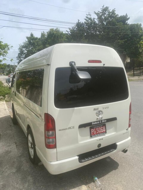 2011 Toyota Hiace