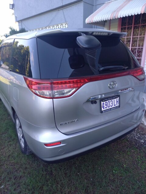 2013 Toyota Estima