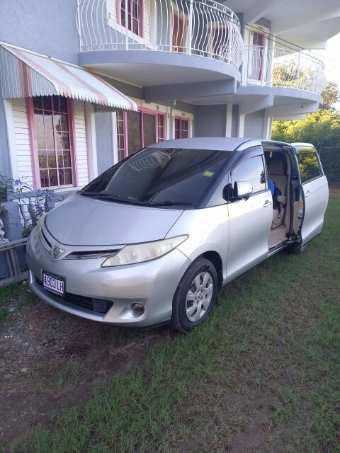 2013 Toyota Estima