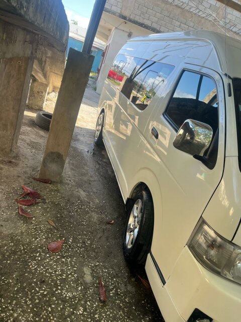 2015 Toyota Hiace