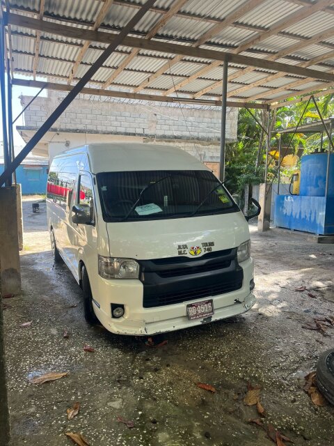 2015 Toyota Hiace