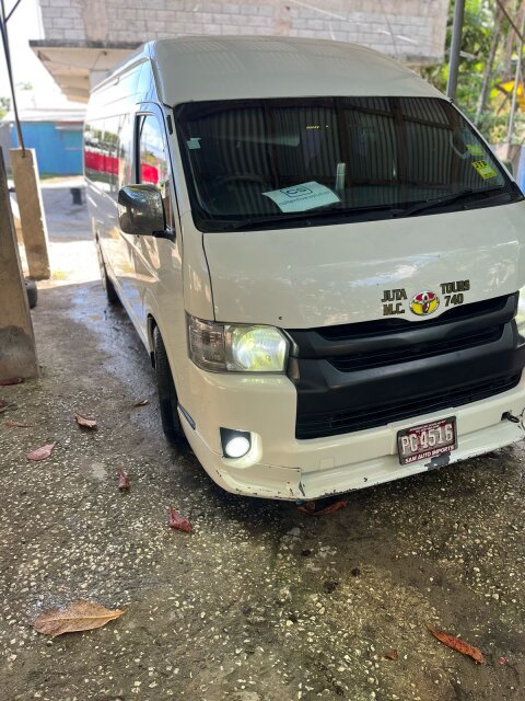 2015 Toyota Hiace