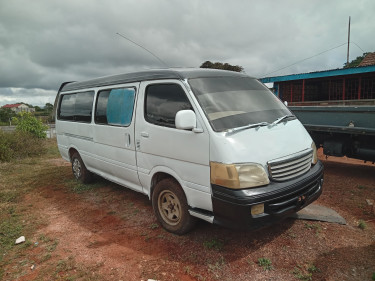 2007 Hiace / Golden Dragon 