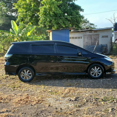 2013 Toyota Wish 