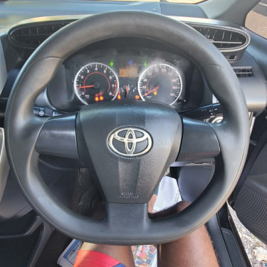 2013 Toyota Wish 