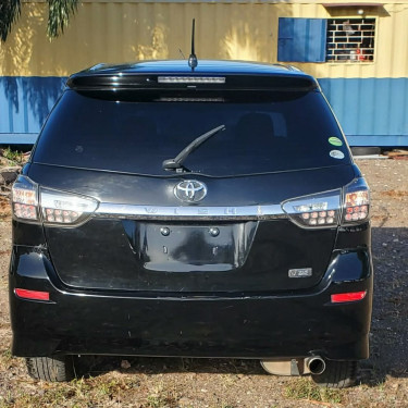 2013 Toyota Wish 