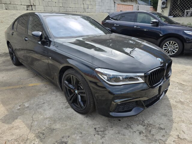 2018 BMW 740I