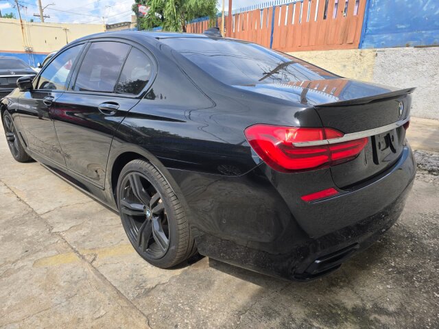 2018 BMW 740I