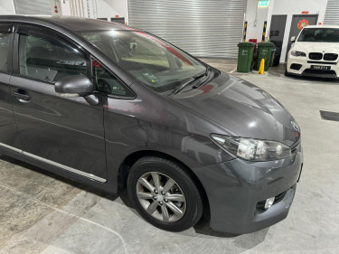 2015 Toyota Wish Elegant