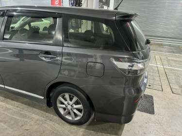 2015 Toyota Wish Elegant