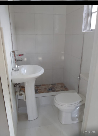 1 Bedroom Studio-Flat Near Papine & Utech 