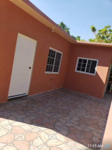 1 Bedroom Shared Facilities Near Utech & UWI 
