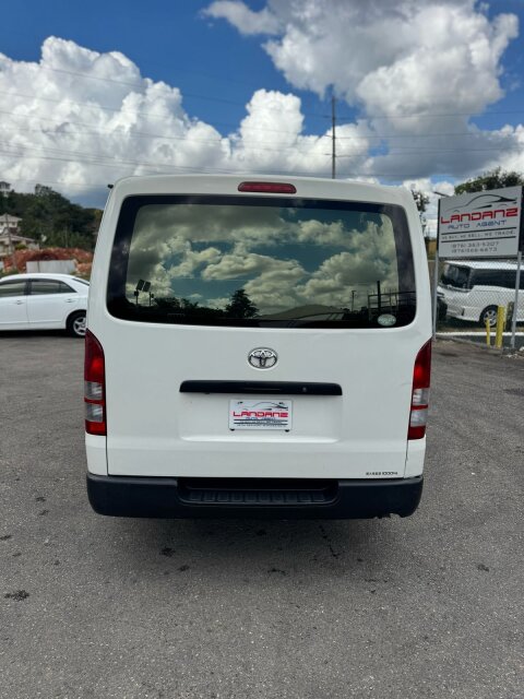 2015 TOYOTA HIACE