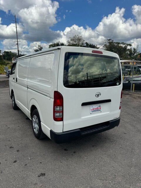 2015 TOYOTA HIACE