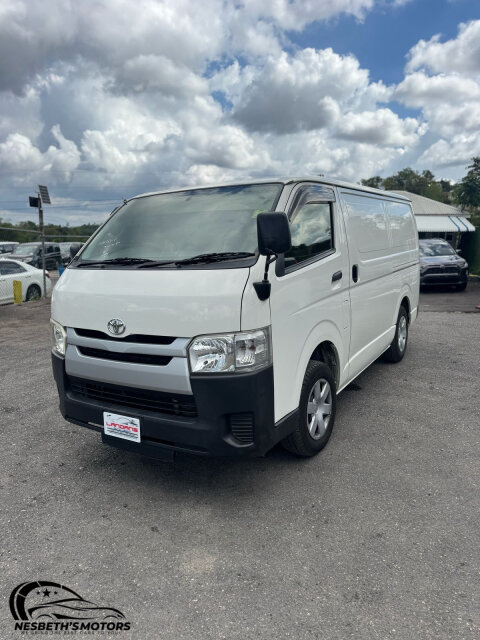 2015 TOYOTA HIACE