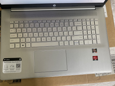 HP LAPTOP 17