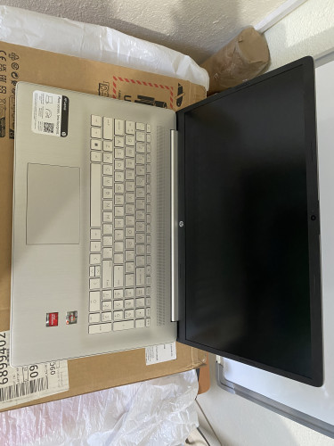 HP LAPTOP 17