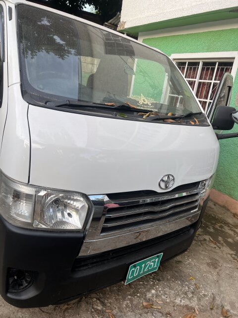 Toyota Hiace 2014