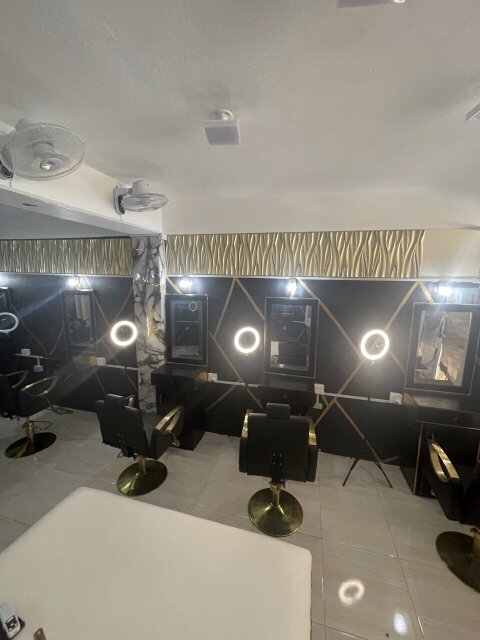 Barber Station For Rent